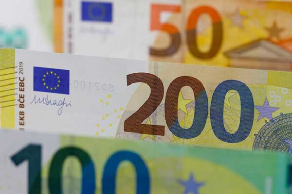 碧桂园服务启动组织架构调整并更换CFO，原CFO仍任执行总裁负责孵化业务板块